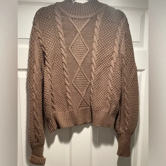 Olivaceous Sweater. Size: Small. NWT. Brown. Long Sleeve. - Picture 1 of 7